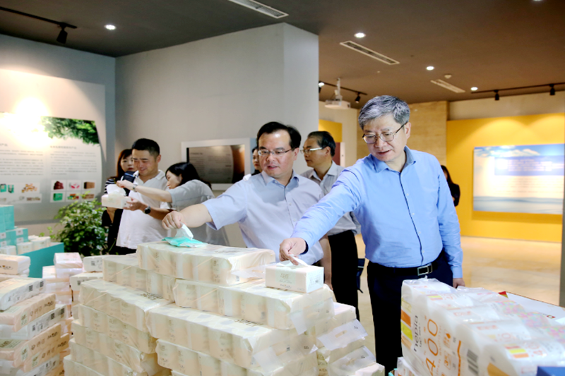 2019年 5月22日，時(shí)任浙江省社會(huì)組織綜合黨委專職副書記、省民政廳社會(huì)組織管理局局長蔡國華蒞臨景興紙業(yè)調(diào)研企業(yè)發(fā)展情況和黨建工作